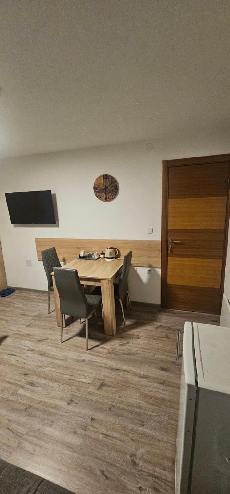 Apartmani Vesto Banja Luka Buitenkant foto